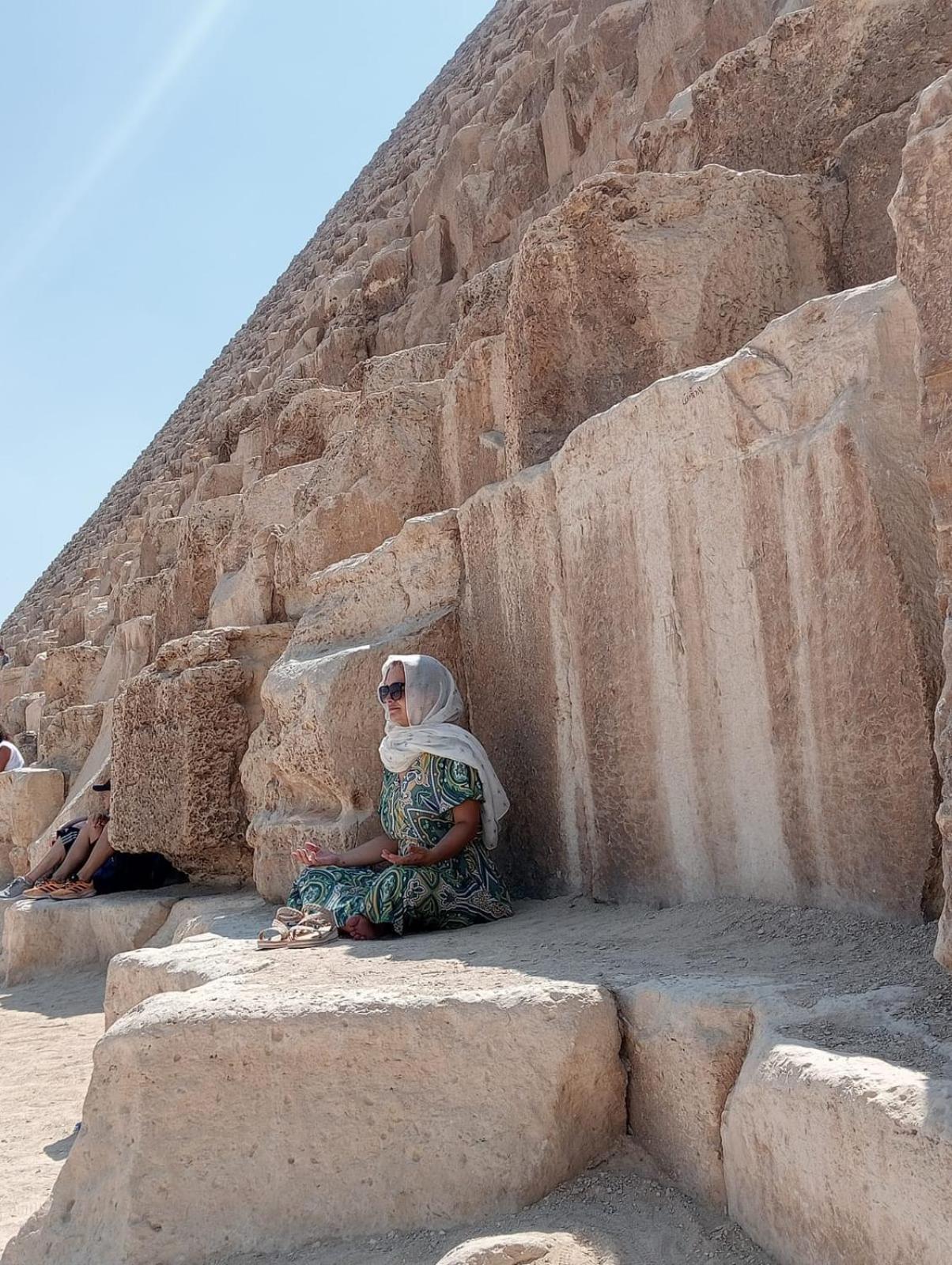 Momen Pyramids Inn Kafret el-Gabal エクステリア 写真